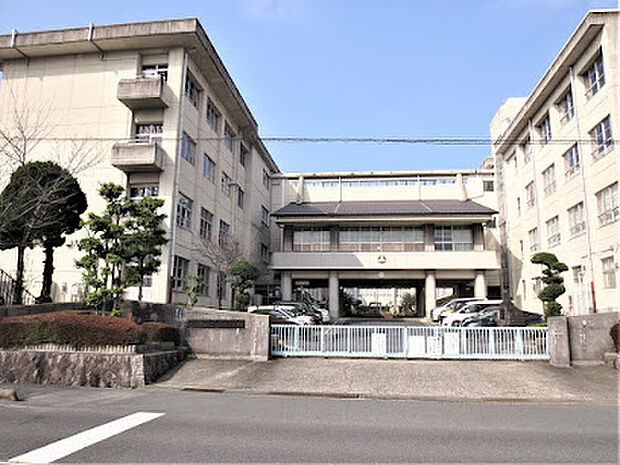 橿原市立光陽中学校(約2,000m)