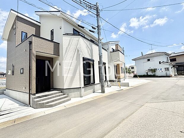 洗練された外観、上質な住空間が広がる室内は永く安心して過ごせる住居です。 