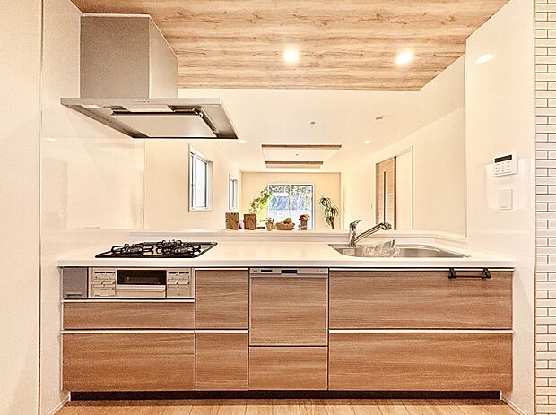 毎日使うキッチンだから、使いやすさ&お手入れのしやすさにこだわりました。