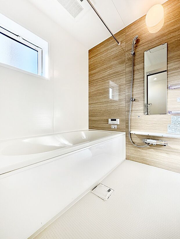 落ち着いた雰囲気でゆっくりお寛ぎいただけるバスルーム