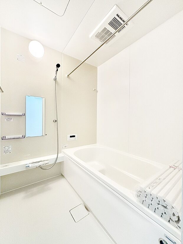 1日の疲れをリフレッシュしてくれる明るく清潔感のあるバスルーム