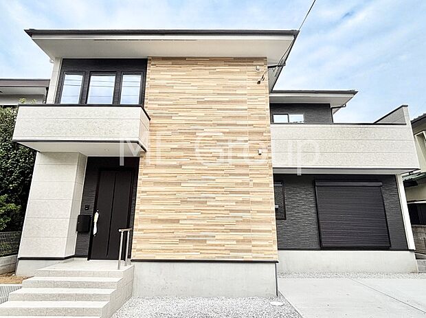 洗練された外観、上質な住空間が広がる室内は永く安心して過ごせる住居です。 