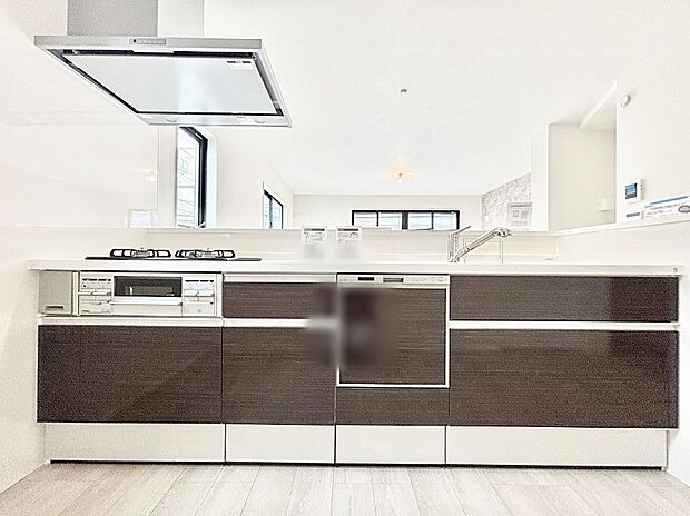 ゆとりあるキッチンではご家族と楽しくお料理ができます。