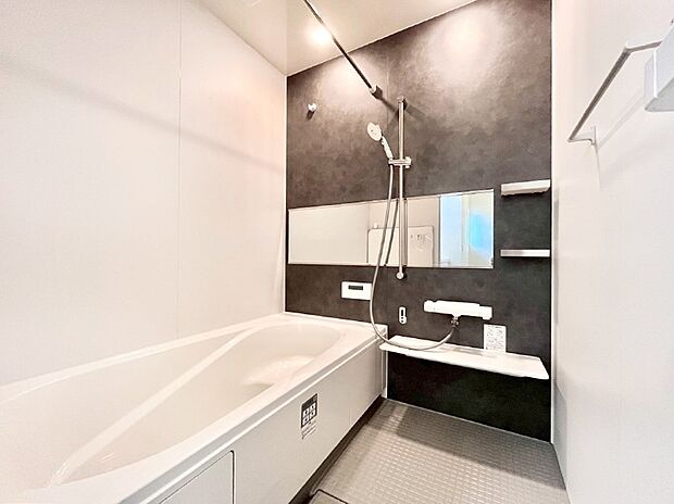 落ち着いた雰囲気でゆっくり寛げるバスルーム