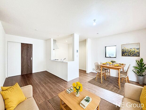 落ち着いた雰囲気のＬＤＫは家族みんなの快適空間※家具はCGです