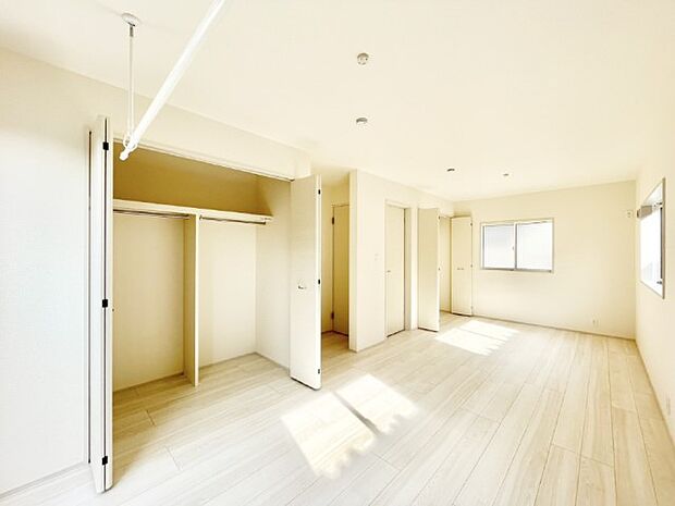 爽やかな日差しがお部屋全体を優しく包み込んでくれます