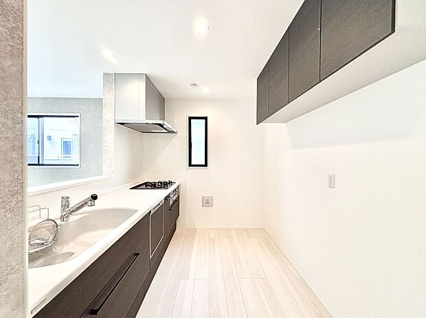 ゆとりあるキッチンではご家族と楽しくお料理ができます。