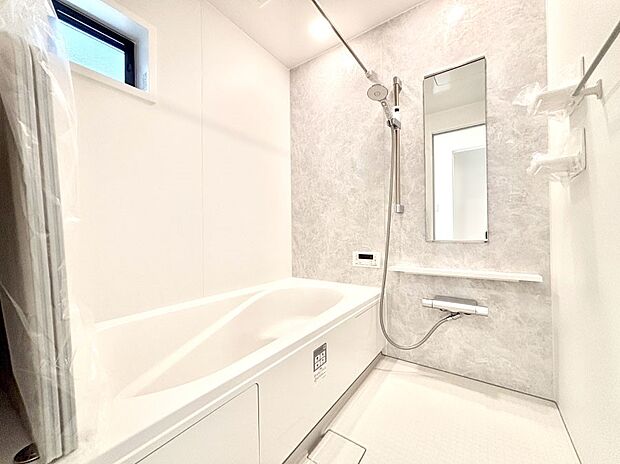 落ち着いた雰囲気でゆっくりお寛ぎいただけるバスルーム