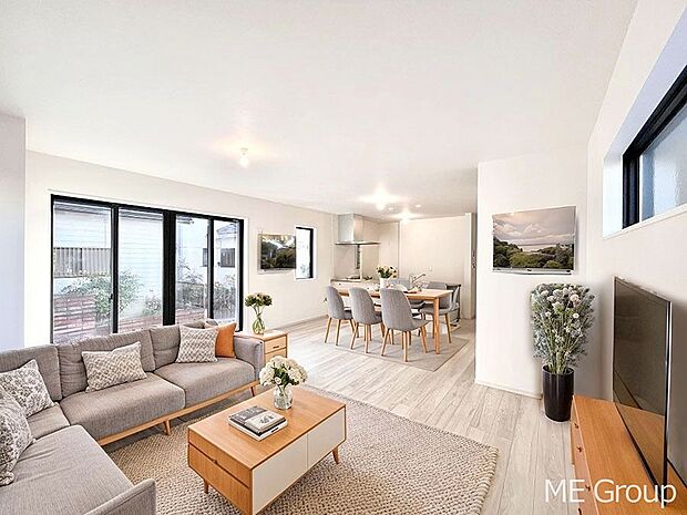 ご家族の賑やかな話し声で包まれる明るいリビング  ※家具はCGです