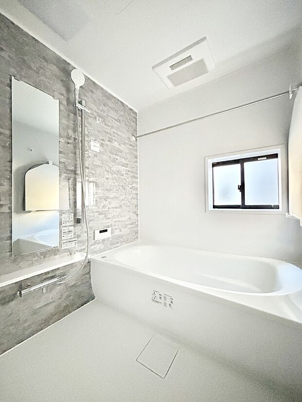 落ち着いた雰囲気でゆっくりお寛ぎいただけるバスルーム