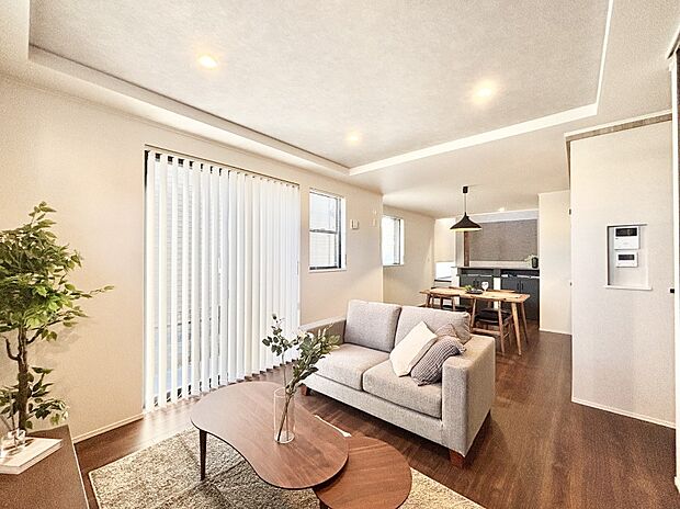 リビングには床暖房採用。ワンランク上の心地よい空間