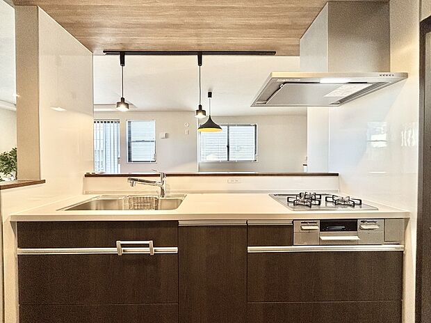 毎日使うキッチンだから、使いやすさ＆お手入れのしやすさにこだわりました。