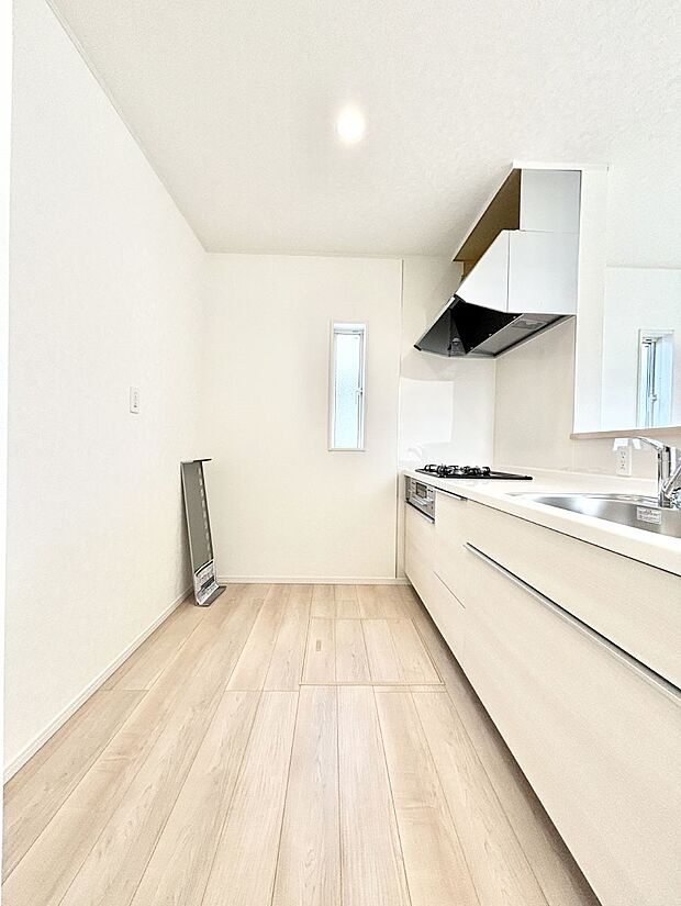 ゆとりあるキッチンではご家族と楽しくお料理ができます。