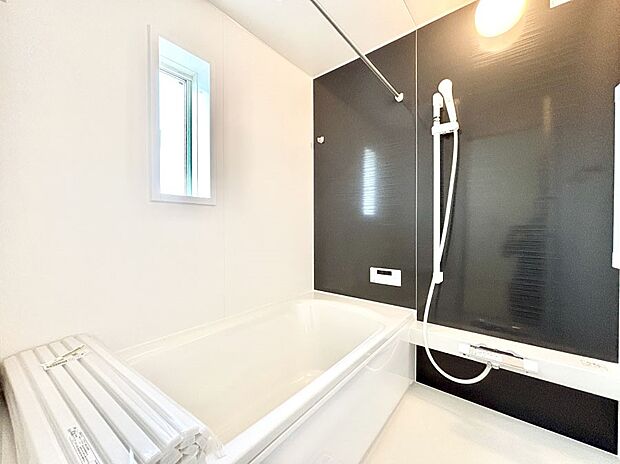 落ち着いた雰囲気でゆっくりお寛ぎいただけるバスルーム