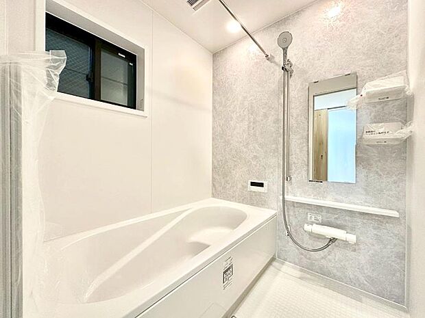 落ち着いた雰囲気でゆっくりお寛ぎいただけるバスルーム