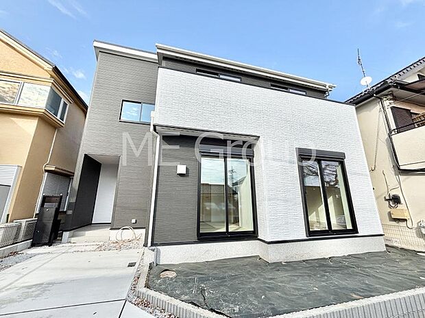 堂々完成!たっぷりの陽光と開放感に包まれる明るい住まい。