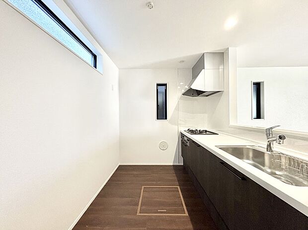 ゆとりあるキッチンではご家族と楽しくお料理ができます。