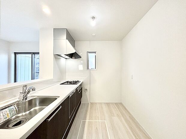 ゆとりあるキッチンではご家族と楽しくお料理ができます。