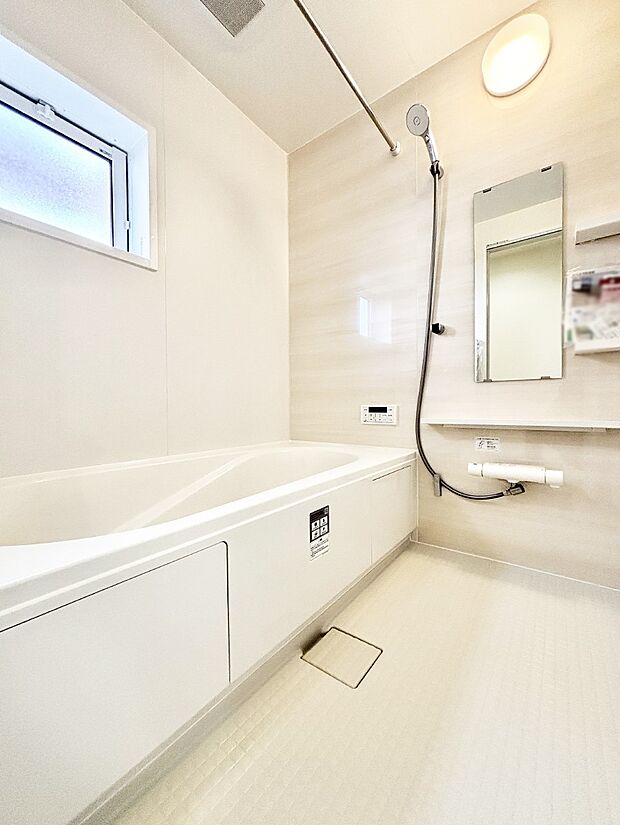 落ち着いた雰囲気でゆっくりお寛ぎいただけるバスルーム