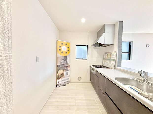 ゆとりあるキッチンではご家族と楽しくお料理ができます。