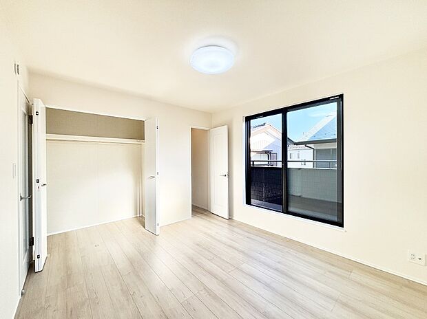 爽やかな日差しがお部屋全体を優しく包み込んでくれます