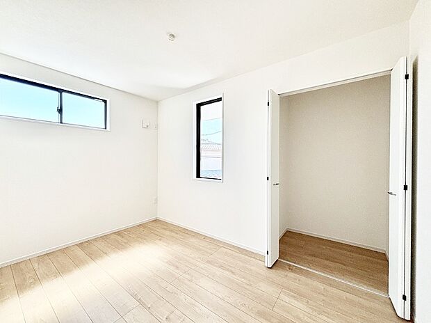 収納が充実しているので、居住スペースを広く使えます。 