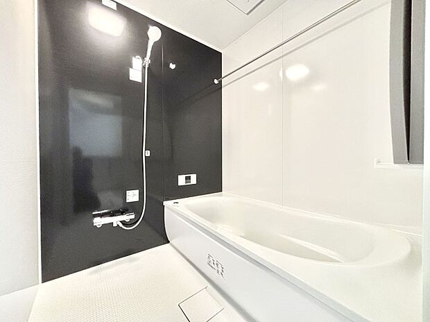 落ち着いた雰囲気でゆっくりお寛ぎいただけるバスルーム