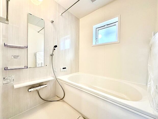 落ち着いた雰囲気でゆっくりお寛ぎいただけるバスルーム