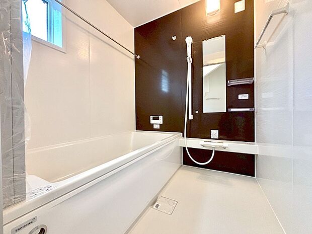 落ち着いた雰囲気でゆっくりお寛ぎいただけるバスルーム