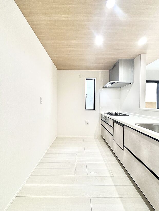 ゆとりあるキッチンではご家族と楽しくお料理ができます。