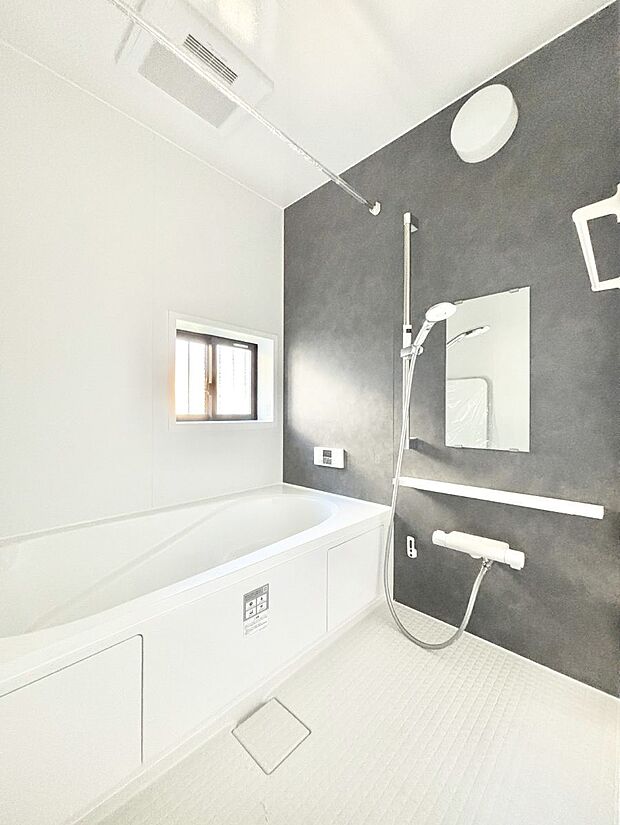 落ち着いた雰囲気でゆっくりお寛ぎいただけるバスルーム