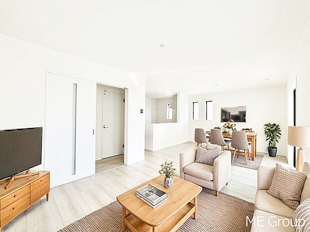 落ち着いた雰囲気のＬＤＫは家族みんなの快適空間※家具はCGです