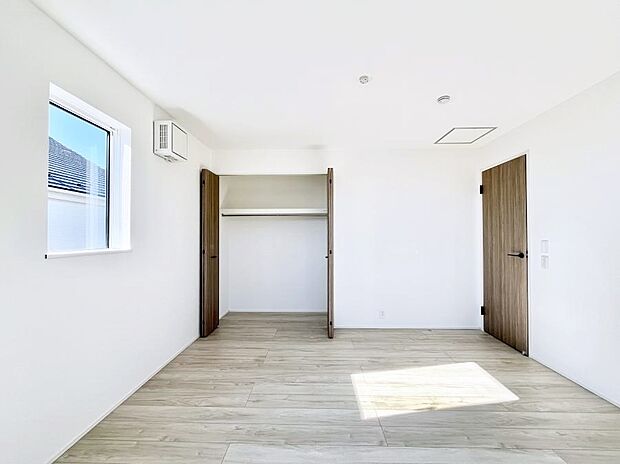 ナチュラルなフローリングはどんなインテリアにもマッチ。  