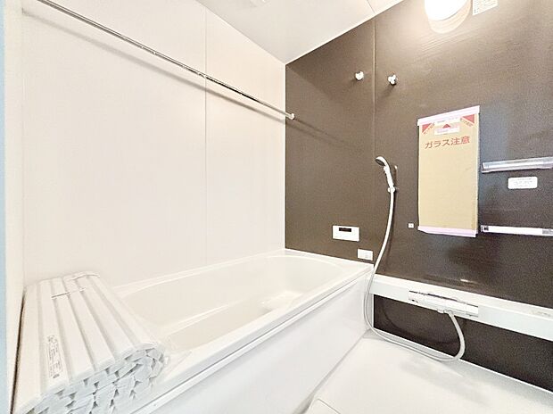 落ち着いた雰囲気でゆっくり寛げるバスルーム