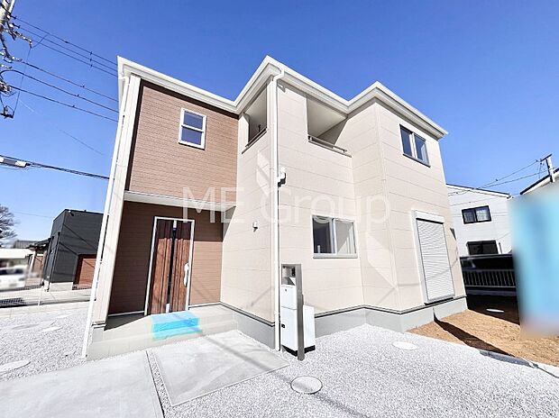 陽光と開放感に恵まれた角地を活かした住まい！