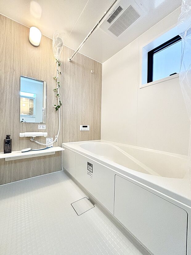 落ち着いた雰囲気でゆっくりお寛ぎいただけるバスルーム