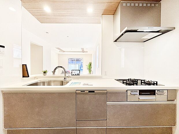 毎日使うキッチンだから、使いやすさ&お手入れのしやすさにこだわりました。