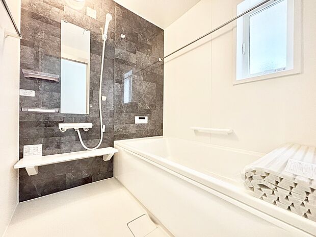 落ち着いた雰囲気でゆっくりお寛ぎいただけるバスルーム