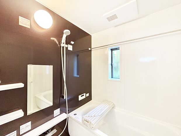 落ち着いた雰囲気でゆっくりお寛ぎいただけるバスルーム