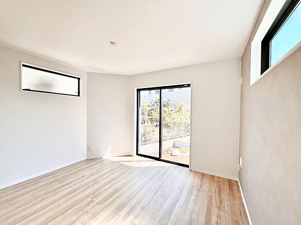 爽やかな日差しがお部屋全体を優しく包み込んでくれます