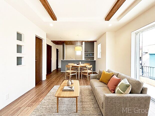 落ち着いた雰囲気のＬＤＫは家族みんなの快適空間※家具はCGです