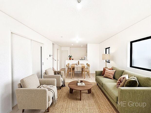 ご家族の賑やかな話し声で包まれる明るいリビング  ※家具はCGです