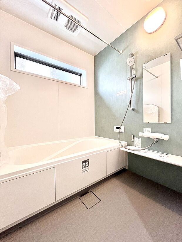 落ち着いた雰囲気でゆっくりお寛ぎいただけるバスルーム