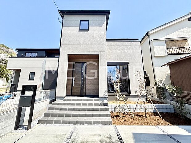 たっぷりの陽光と心地よい風が舞い込む住まい