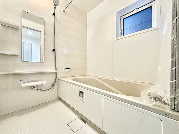 落ち着いた雰囲気でゆっくりお寛ぎいただけるバスルーム