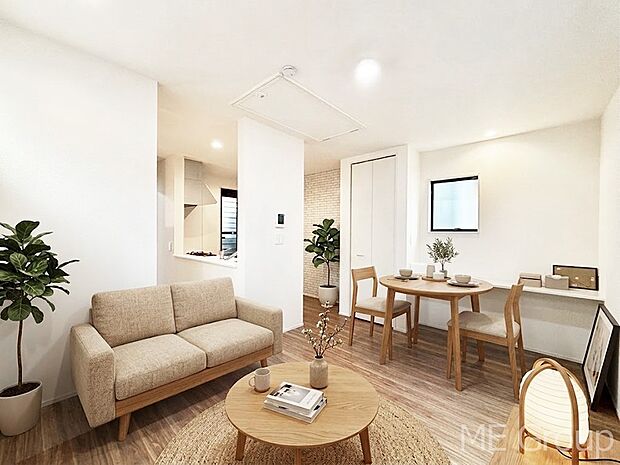 プライバシーも守れる2階リビングは明るく開放感たっぷり。　※家具はCGです