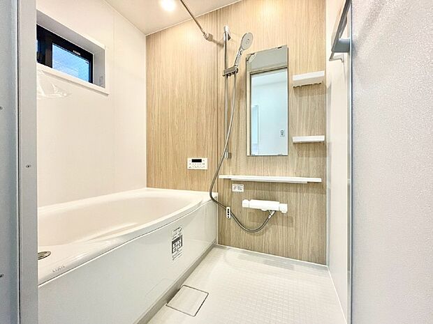 落ち着いた雰囲気でゆっくりお寛ぎいただけるバスルーム