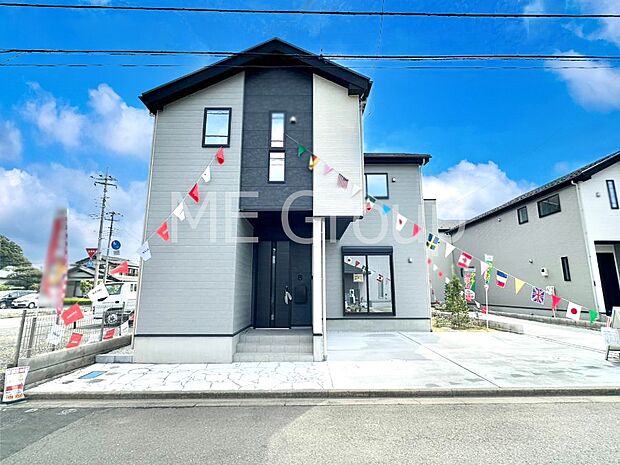 堂々完成！たっぷりの陽光と開放感に包まれる明るい住まい。 