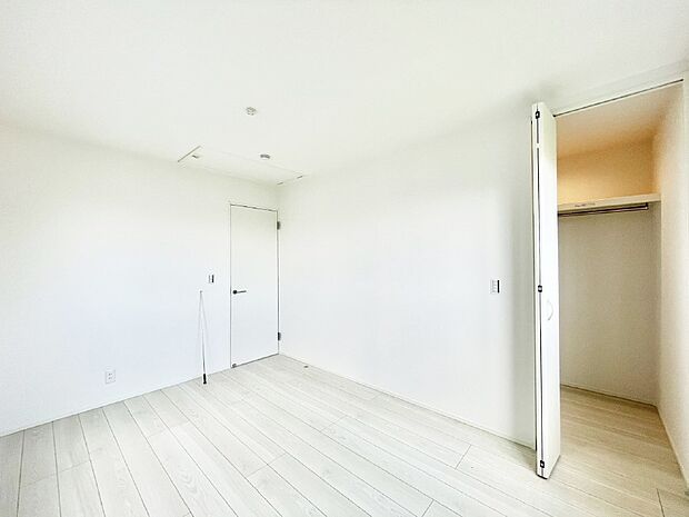 収納が充実しているので、居住スペースを広く使えます。 