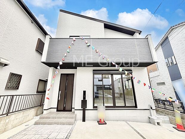 洗練された外観、上質な住空間が広がる室内は永く安心して過ごせる住居です。  